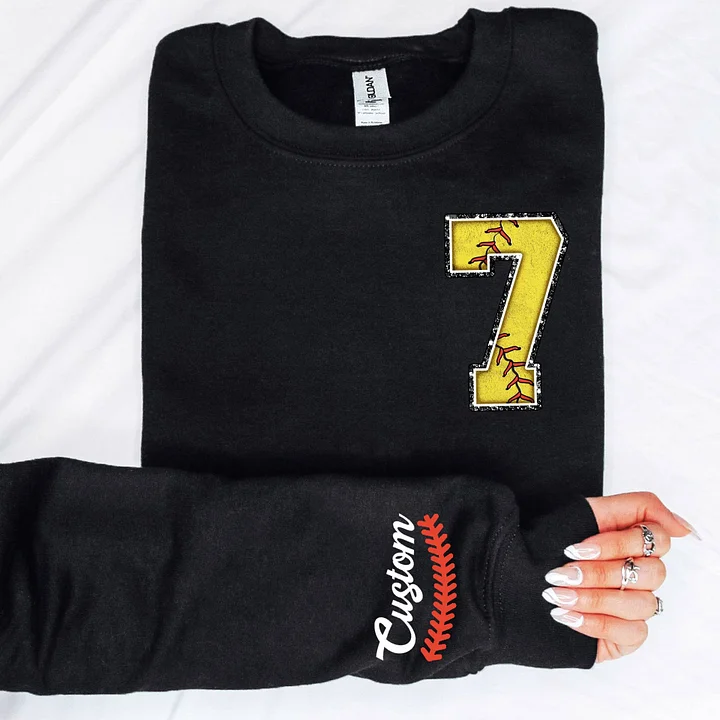 Custom Softball Sweatshirt，Personalized Softball Mom